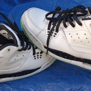 JORDAN FLIGHTS SZ.7.5